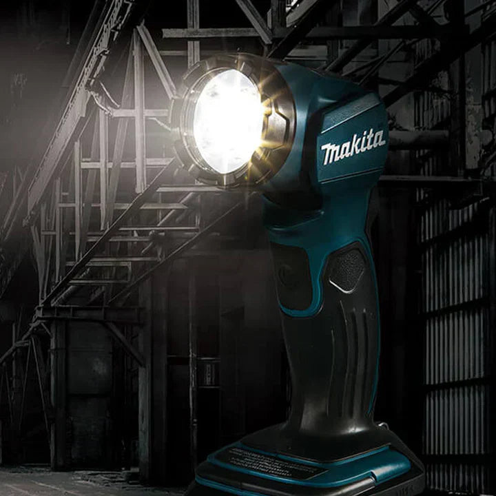 Makita DML815 Cordless LED Work Light – Durable, Long-Lasting Lighting for Professionals