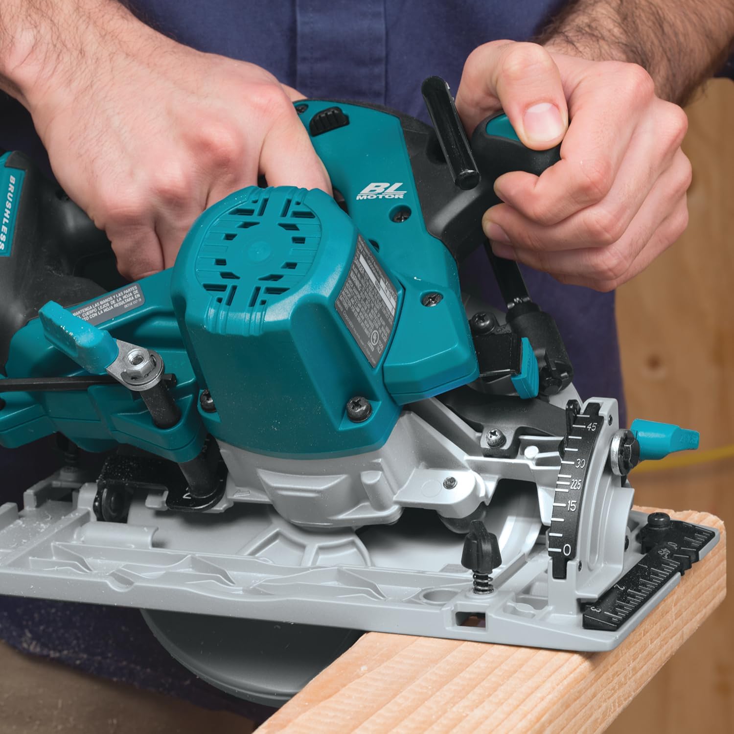 Makita DHS680Z 18V Li-Ion LXT Brushless Circular Saw (165mm) – Batteries and Charger Not Included