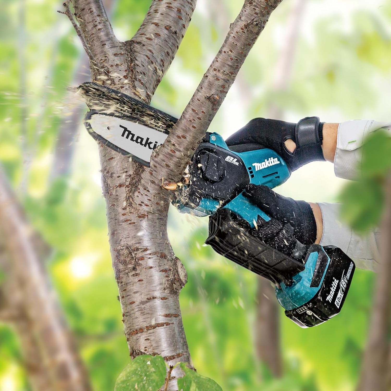 Makita DUC150Z 18V Brushless Cordless 150mm Pruning Saw – Battery and Charger Not Included
